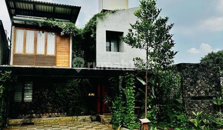 Rumah Di Emerald Bintaro Sektor 9, Design Modern Industrial Posisi Hook