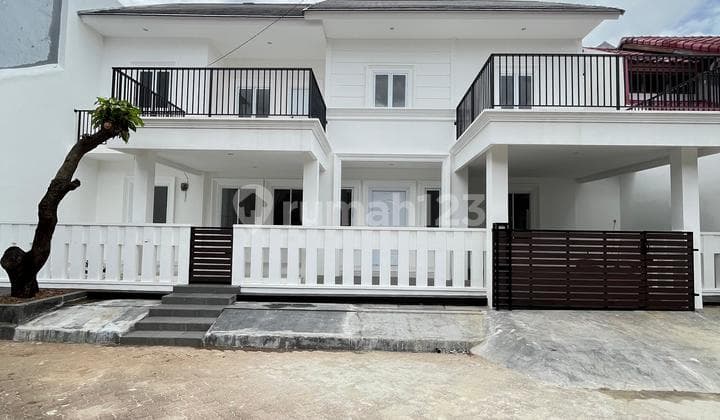 Rumah di Bsd Villa Melati Mas, Posisi Depan Sudah Renovasi