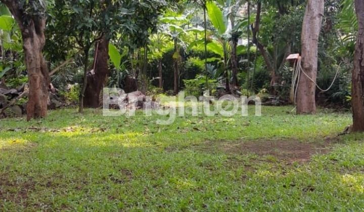 RUMAH TUA TERAWAT / HITUNG TANAH DALAM KOMPLEK PERUMAHAN JL. RAYA PANJANG, KEBON JERUK, JAKARTA BARAT (KODE RMRG 2712)