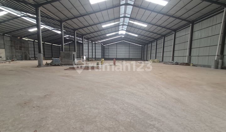 *New Warehouse for Rent with Areas of 814M2, 1140M2, 1625M2, and 870M2 on Panjang Street, Kebon Jeruk, West Jakarta.*(Property Code 2977)