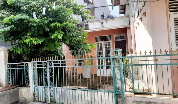 *Dijual Rumah Layak Huni Hitung Tanah di Kemanggisan. Jakarta Barat.*(Kode Rmrg 3002)