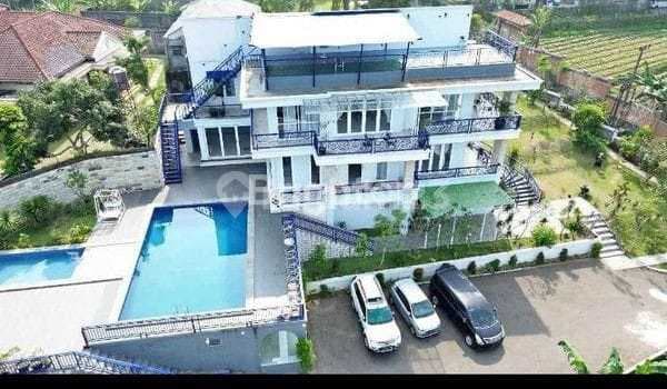 *Dijual Murah Villa 4 Lantai Dgn Luas Tanah 1653M2 di Puncak, Bogor, Jawa Barat..*(Kode Rmrg2917)