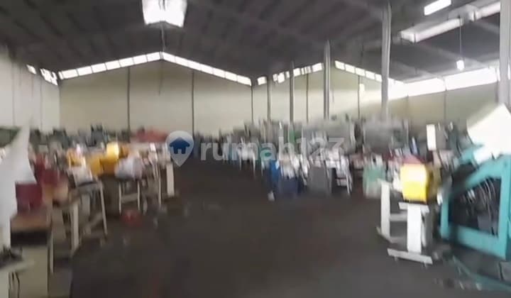 *Di Jual Gudang Masih Fresh New Lokasi di Cikupa Kabupaten Tangerang Spesifikasi :Lt. 1 Hektarlb. 6.000M ( Kode Rmrg2931)