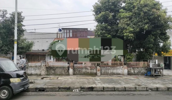 *Dijual.& Disewakan Rumah Lama Hitung Tanah di Pinggir Jalan Grogol, Jakarta Barat.cocok untuk Buka Usaha Makanan, Bangun Kost2 An, Cafe, dan Lain2.*(Kode Rmrg)