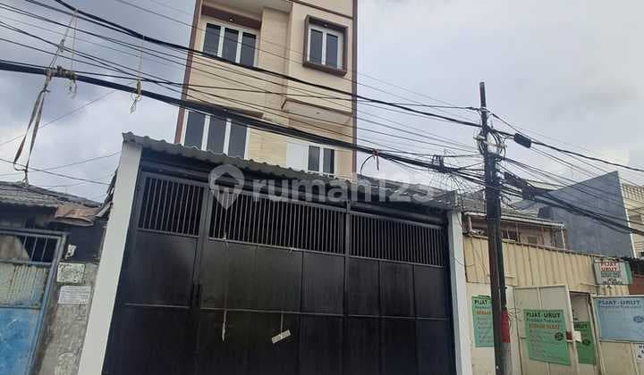 *For Sale 3 1/2 Story House Size 6X32 in Krendang, West Jakarta.*(*Property Code 2974)