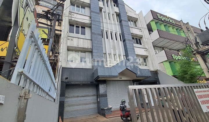 *For Sale 4.5-Storey Building on the Side of Jalan Tanjung Duren Raya, West Jakarta..*(Code Rmrg 2716)