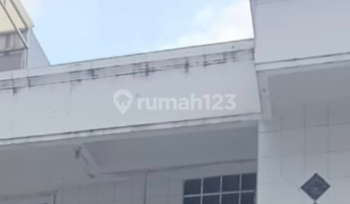 *Dijual Murah Rumah Lama Layak Huni Hitung Tanah Luas 8 X 15 di Greenville, Jakarta Barat..*(Kode Rmrg 2929)