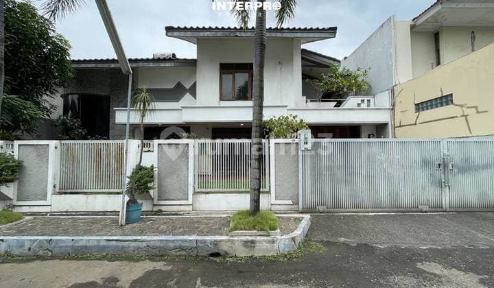 Rumah Spacious 2 Lantai Intercon Kebon Jeruk Hadap Utara - 324M2