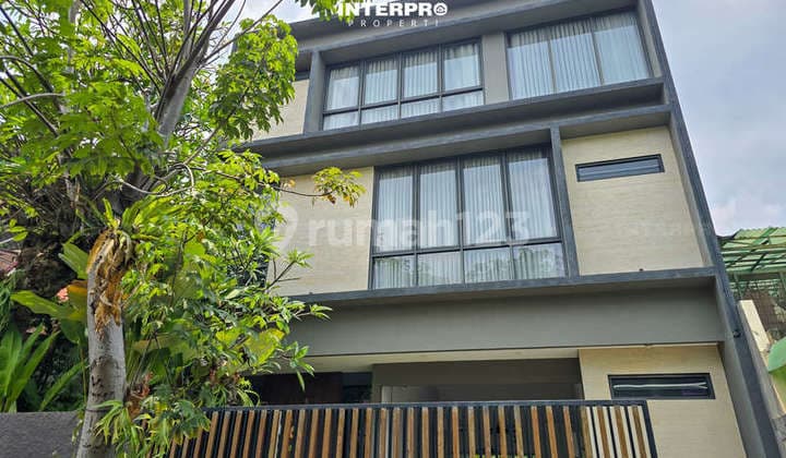 Rumah 3 Lantai Taman Permata Buana Furnished Luxury Mewah - 200m2