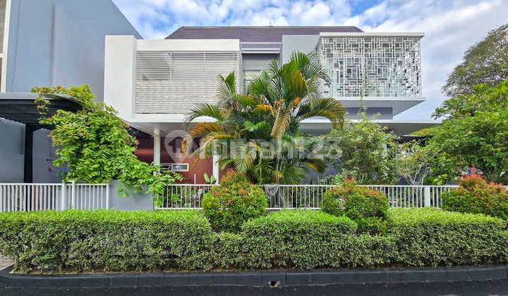 Rumah Mewah Hook 3 Lantai Dijual Permata Buana Siap Huni - 238M2