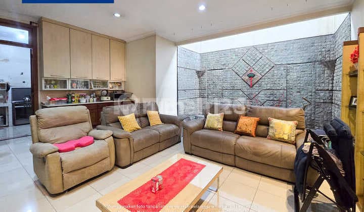 Rumah 2 Lantai Dijual Cluster Puri Indah Hadap Selatan - LT 200m2