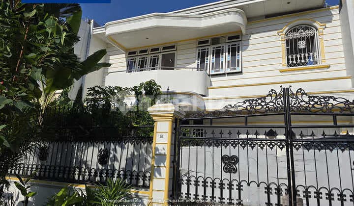 Rumah 2 Lantai Dijual Intercon Kebon Jeruk Hadap Barat - 324M2