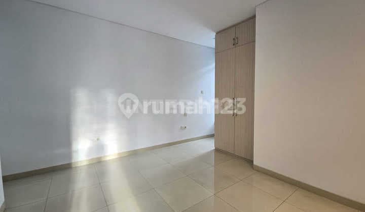 Rumah Mewah Hook 3 Lantai Dijual Permata Buana Siap Huni - 238m2