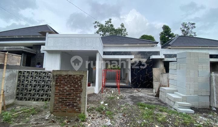New House in Strategic Cluster East of UII Jogja Campus - Area 160 m²