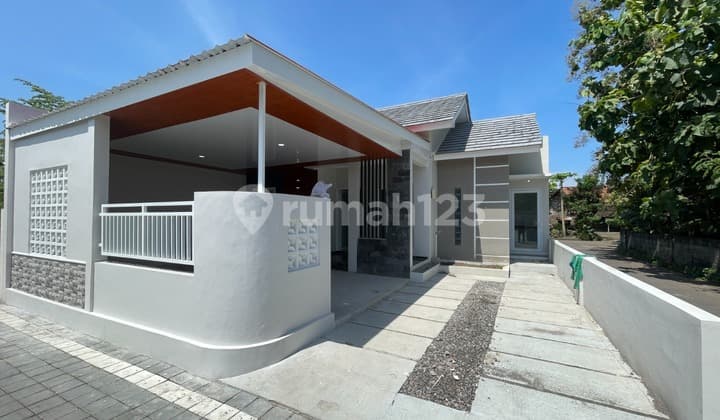 3 Minutes to Prambanan Temple, Exclusive Sleman Residence Price Negotiable