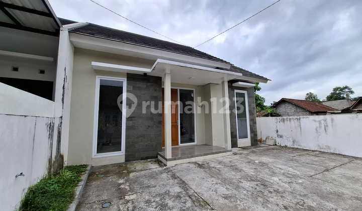 Rumah Baru Siap Huni Dekat Pamela 7 Purwomartani - Desain Modern Tropis Harga 500 Jtan