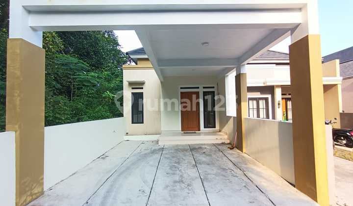 Rumah Nyaman Lokasi Strategis Dekat Sekolah & Kampus, Harga 690 Juta!