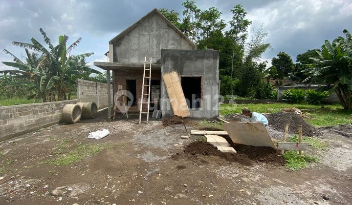 50 Meter Dari Jalan Raya! Rumah Strategis Seyegan Harga Nego