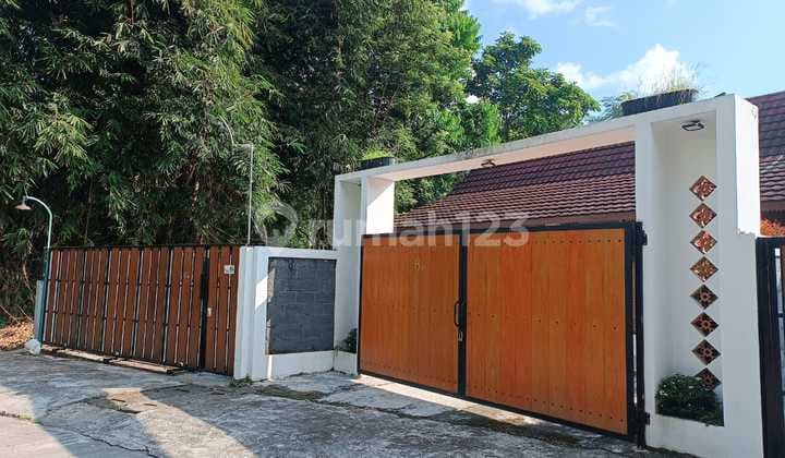 Rumah Klasik Full Furnished, Bukan Sekadar Rumah. Ini Investasi Hidup Anda.