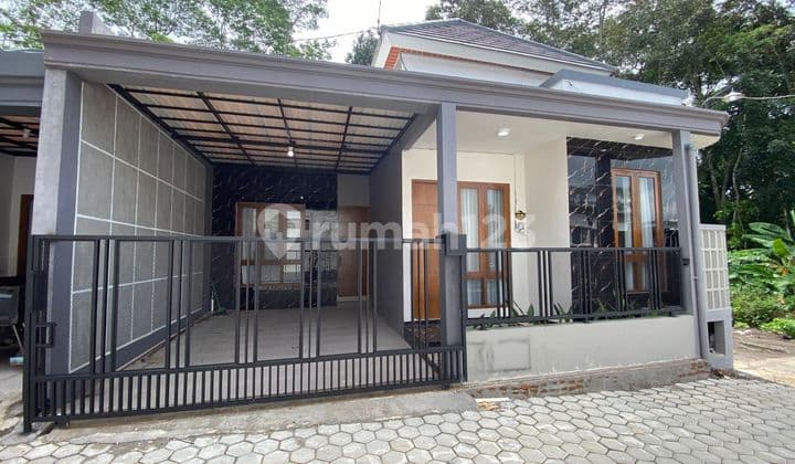 Hunian Limasan Modern Full Furnished di Timur Pasar Jangkang - Nyaman, Asri
