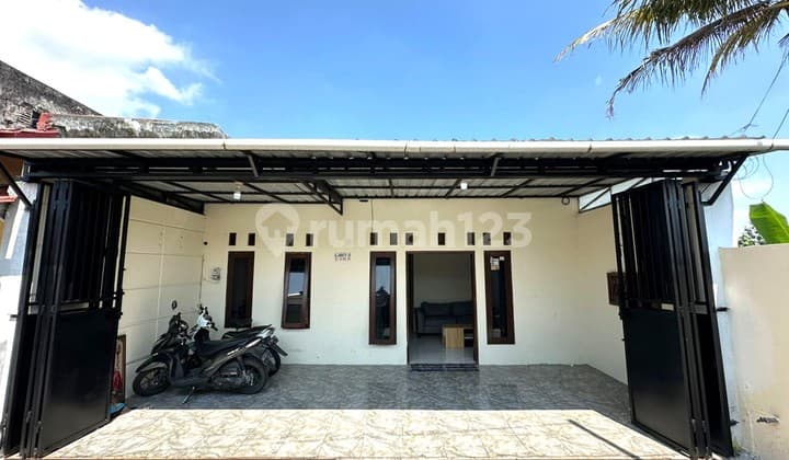 Rumah Semi Furnished 4 Kamar Tidur Dekat Kampus Uii