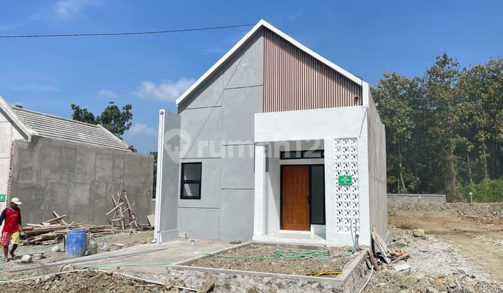 Affordable Residence in a Housing Complex Near Jl Raya Wonosari Piyungan, Green Hill View, Price Around 330 Million All In