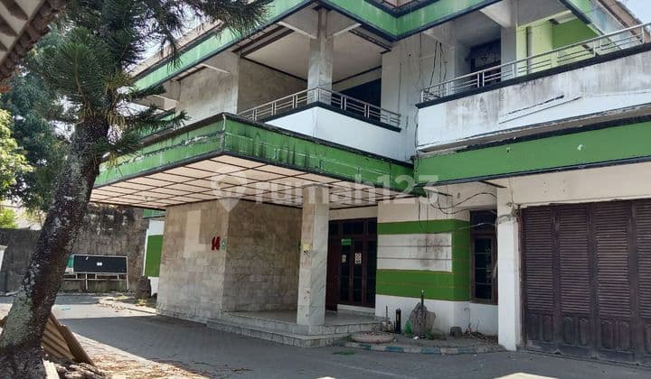 Ruang Usaha Besar Dijual /Disewakan Kotabaru yogyakarta.