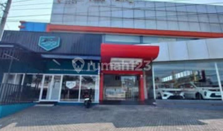 Spacious Luxury 2-Story Dealer on Raya Wonosa!! Near Jogja. RARE AND THE BEST BUY.