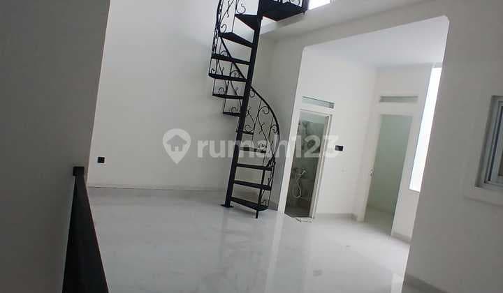Dijual Rumah Bangunan Full Delatinos 2 ½ Lantai - BSD