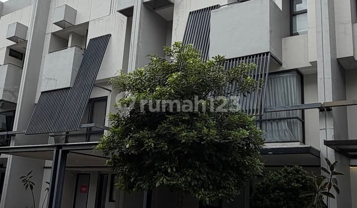 Dijual Rumah SHM Furnish Siap Huni Invesihaus Tabebuya BSD Tangerang