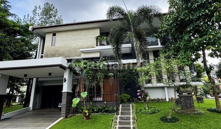Dijual Rumah Mewah Semi Furnished di The Green, Bsd City