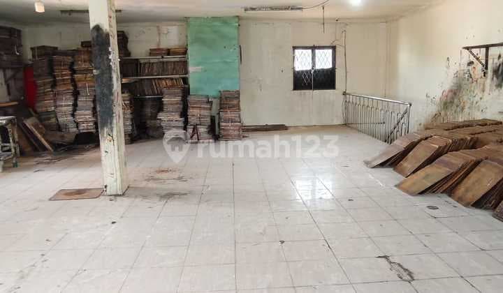 Di Sewa Ruang Lantai 2 & 3 Arwana