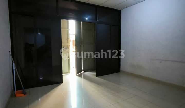 Di Sewa Ruko Permata Kota Angke