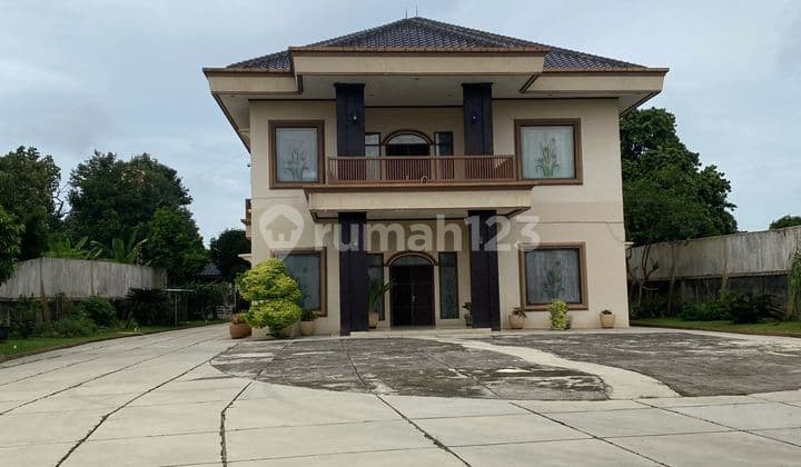 Sindur Mountain House Bogor Area 2,467 Meters Price 3 million per meter.