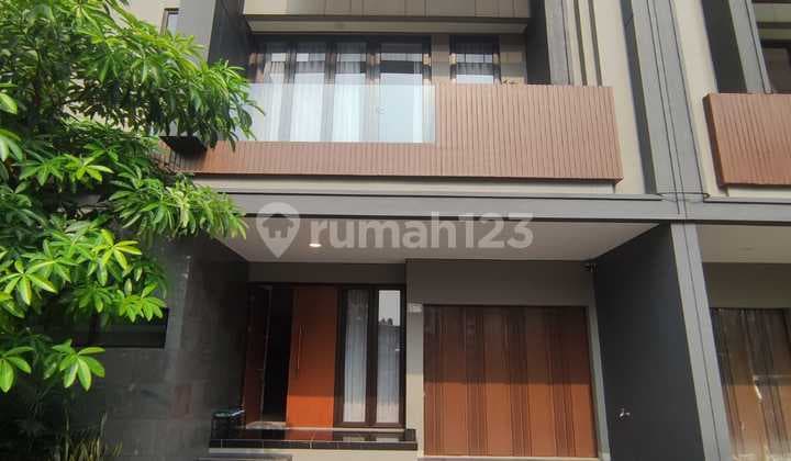 Rumah Mewah 3 Lantai Di Pancoran Timur 3 Jakarta Selatan – Lingkungan Eksklusif, Hanya 40 Unit!