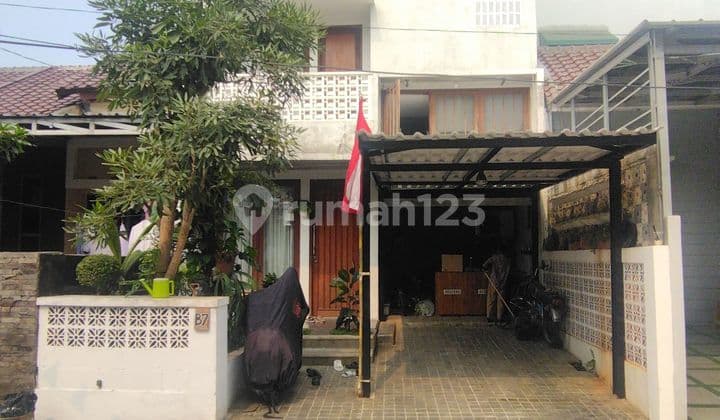 Rumah Baru Renovasi di Dalam cluster di Kembangan Murah, 2,5 lantai Jakbar