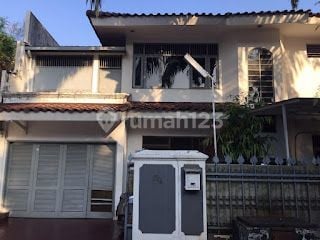 Best price for luxurious PATRA KUNINGAN house