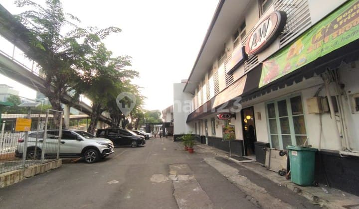 Space Luas Untuk Usaha kantor di Jl. Salemba Raya, Full Exposure, Dekat Transport Publik.