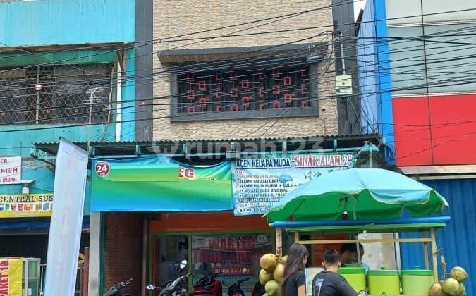 Nice Shop House, Ready to Use, Main Road in Sawah Besar. 12 0004 Aug.