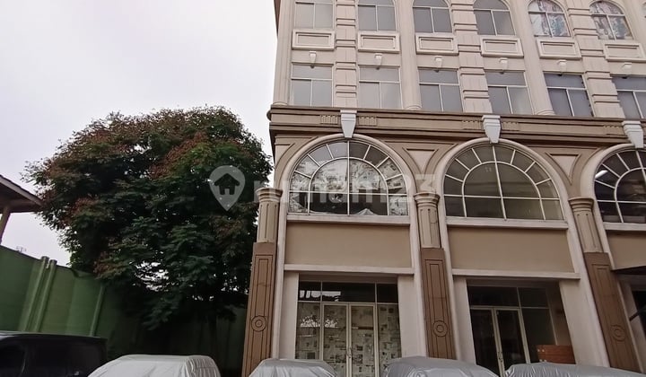 Rukan Siap Pakai Kondisi Bagus di Green Lake City, Kode 0048 Chr