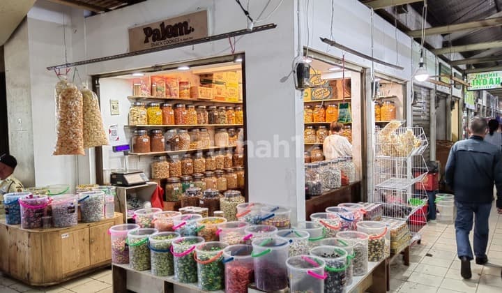 Kios gandeng siap pakai kondisi bagus di Pasar Laris, 0071 Skw