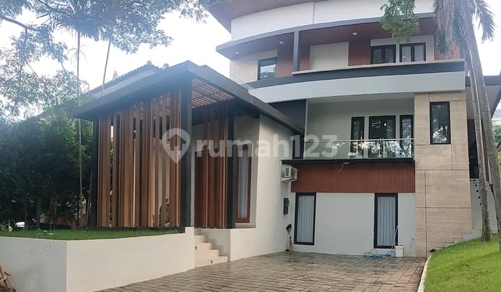 Rumah Cantik 3 Lantai Dan Siap Huni,kolam Renang,model Minimalis
