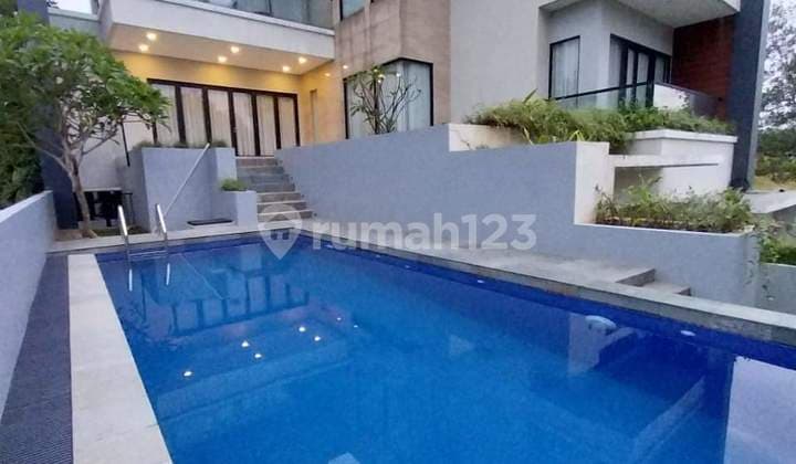 Rumah Mewah, Baru,kolam Renang,3 Lantai View Lepas Ke Gunung
