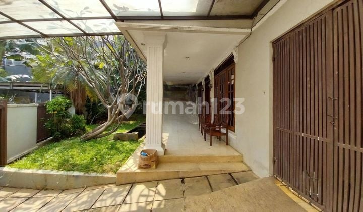 Rumah Mewah 1,5 Lantai Semi-Furnished Bukit Cinere, Depok - SHM