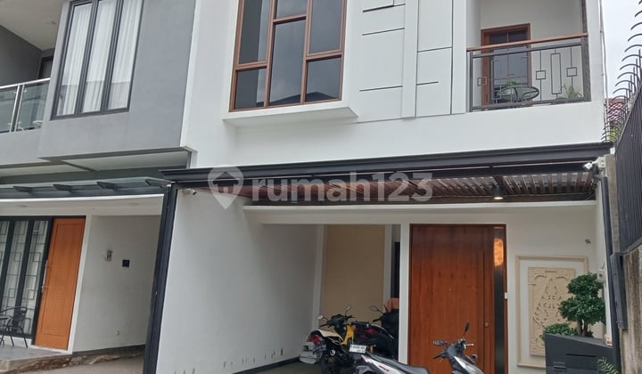 Kelapa Dua Depok, Baru, 3 Lantai, Siap Huni, Lokasi Strategis, Bisa Cash/KPR, Harga NEGO