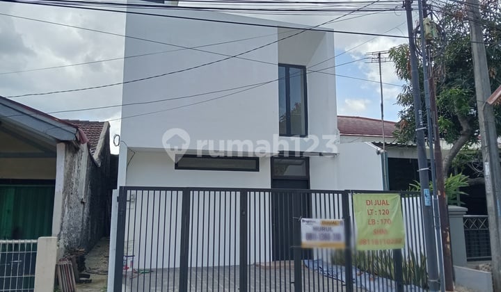 Dekat LRT, Bebas Banjir, 2.5 Lantai, Baru, Siap Huni, bisa Cash/Kpr