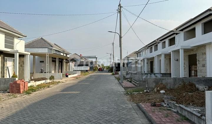 Rumah Konsep Villa Modern Tanpa Dp Dekat Tol Surabaya