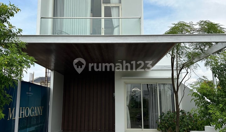 Rumah Mewah 2 Lantai Plus Kolam Renang di Sidoarjo