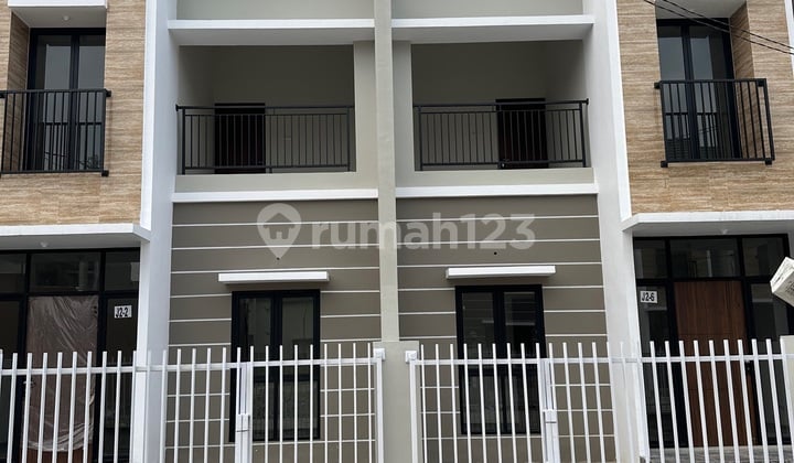 Rumah Baru Dekat Merr Surabaya Timur 2 Lantai