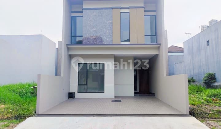 New Lux House in Istana Mekarwangi Housing, Bandung